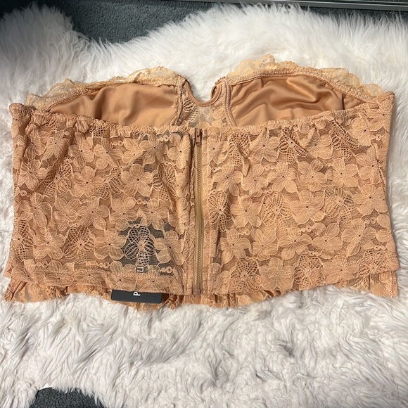 PrettyLittleThing Brown Crochet Halterneck Crop Top - Size 2X - Picture 5 of 8